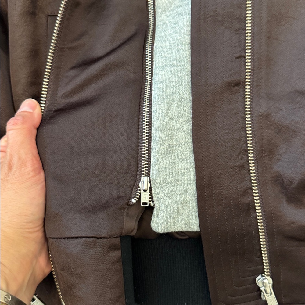 EDISON CONVERTIBLE BOMBER JACKET IN BORDEAUX GREY small - Picture 5 of 11
